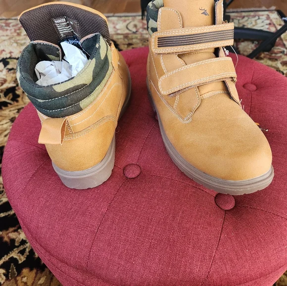 Boys waterproof boots - Picture 2 of 6